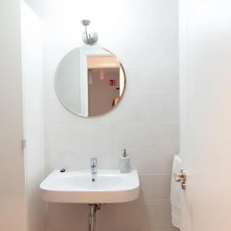 Telmo's Con Parking -sirimiri Apartments-