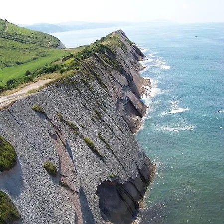 Telmo's Con Parking -sirimiri Apartments-