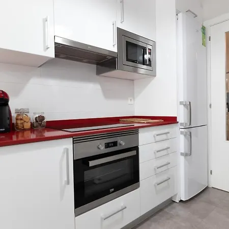 Telmo's Con Parking -sirimiri Apartments-