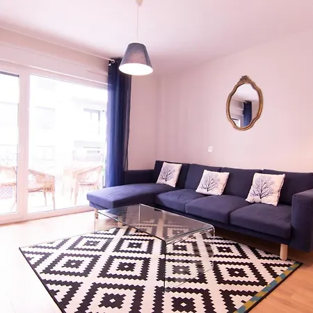 Telmo's Con Parking -sirimiri Apartments- *